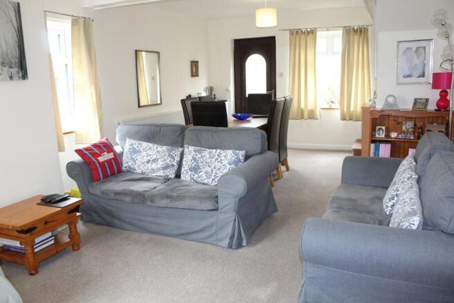 Lounge / Dining room