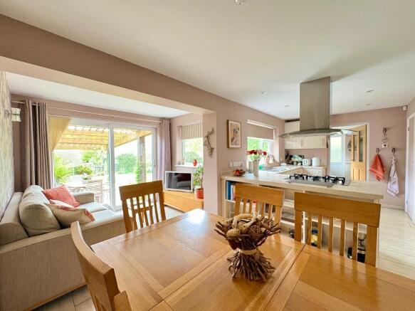 kitchen diner lounge