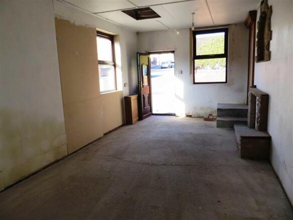 COMMERCIAL SHOP/OFFI