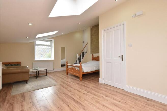 4 bed Detached for sale Image 6
