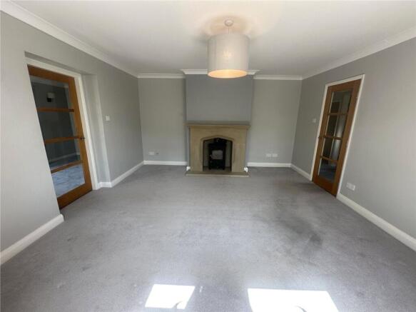2 bed Detached Bungalow to rent Image 2