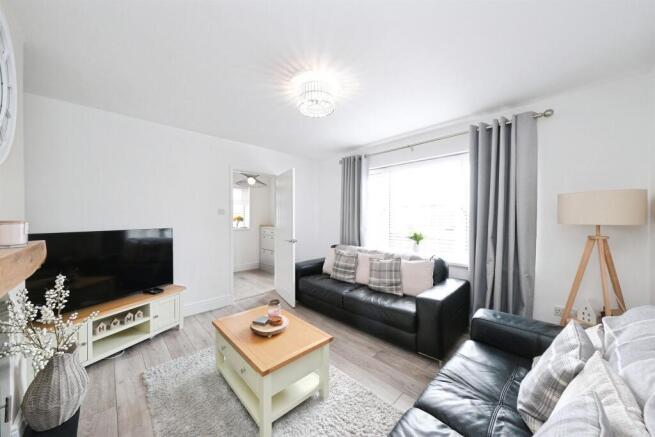 3 bed Semi-Detached for sale Image 6