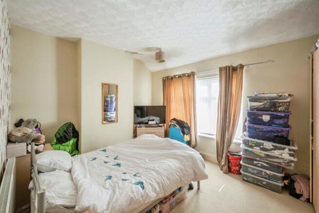 3 bed Terraced for sale Image 6