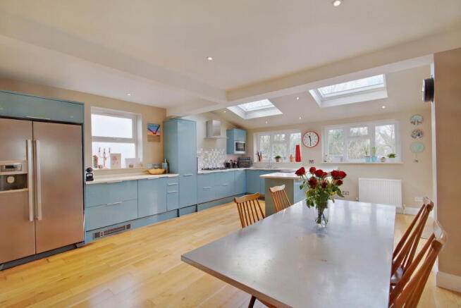 Cuckoo Hill Road, Pinner, HA5 photo 4