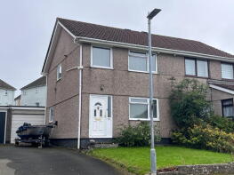 64, Hawthorns, Saltash PL12 4BB