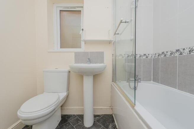 2 bed Terraced to rent Image 11
