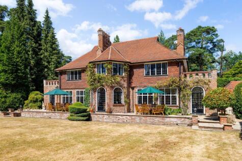 Wellington Avenue, Virginia Water, GU25