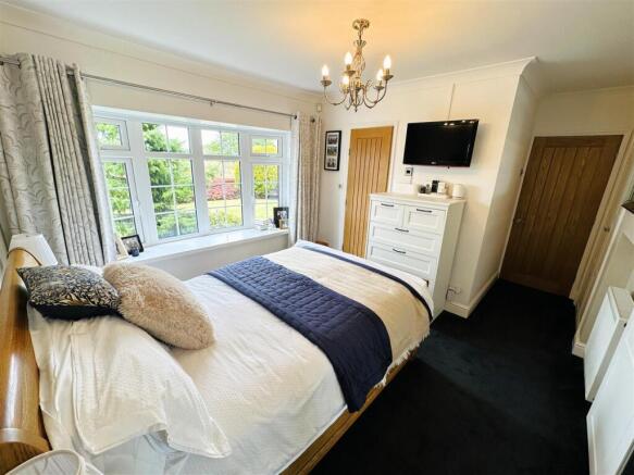 3 bed Detached Bungalow for sale Image 11