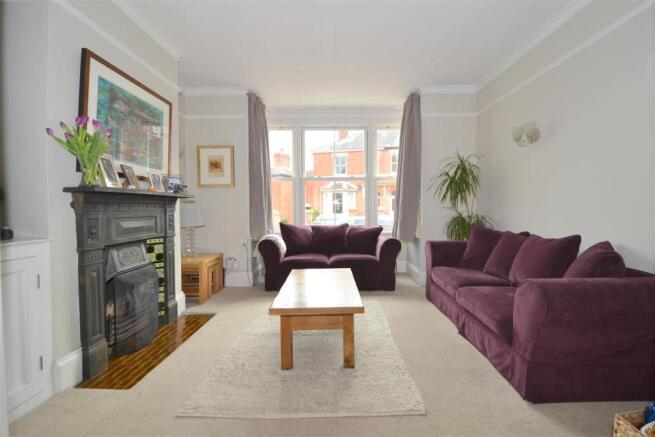lounge 2.JPG