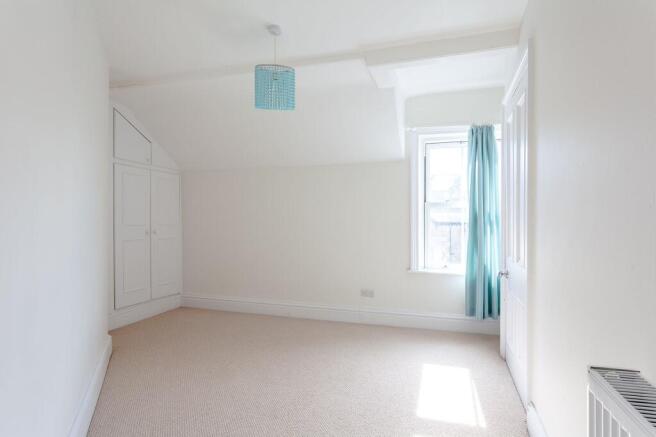 4 bed Terraced for sale Image 12