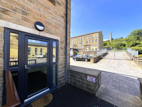 2 bed Apartment for sale Image 8