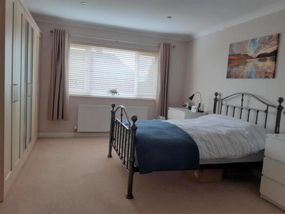 bed 1.jpg