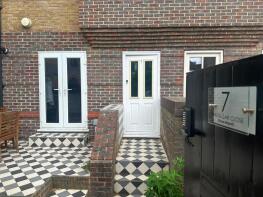 7, Trafalgar Close, London SE16 7RL