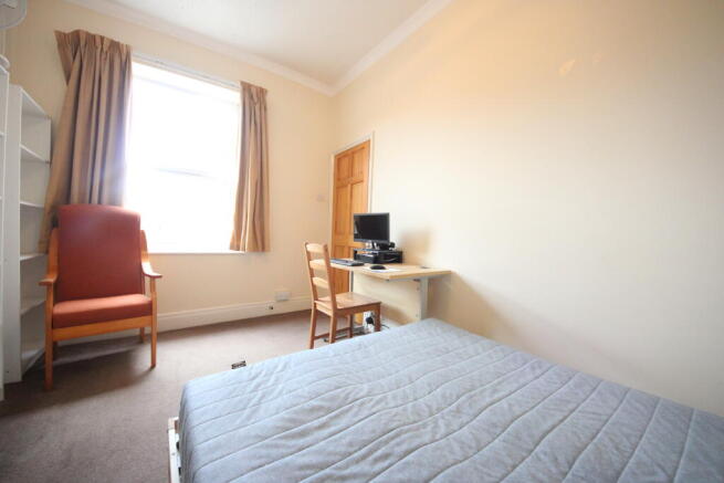 3 bed End of Terrace to rent Image 9