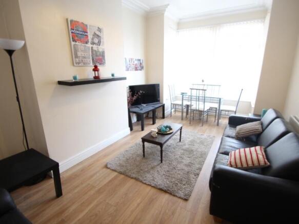 5 bed Terraced to rent Image 8