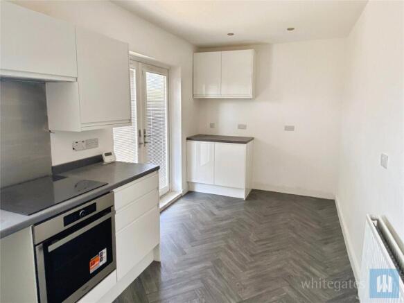 3 bed Semi-Detached for sale Image 4