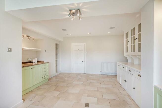 8562440-interior10-800.jpg