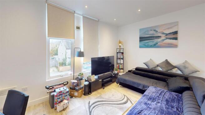 41-Brighton-Road-Glat-3-Living-Room.jpg