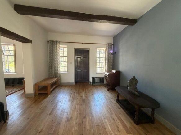 2 bed Flat for sale Image 11