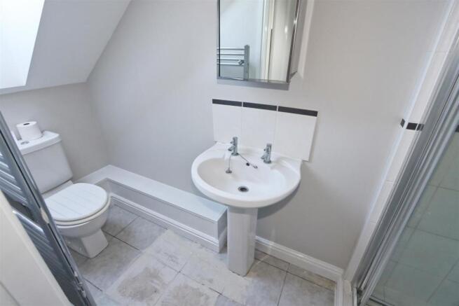 EN SUITE SHOWER ROOM