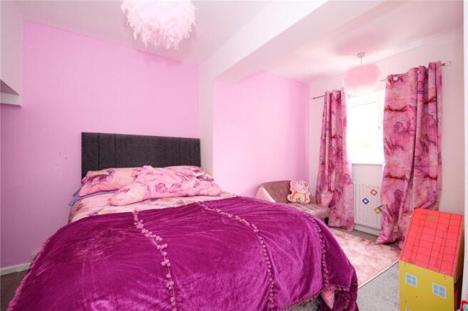 4 bed Semi-Detached for sale Image 12