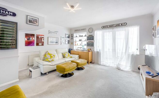 8 Graham Road    ...