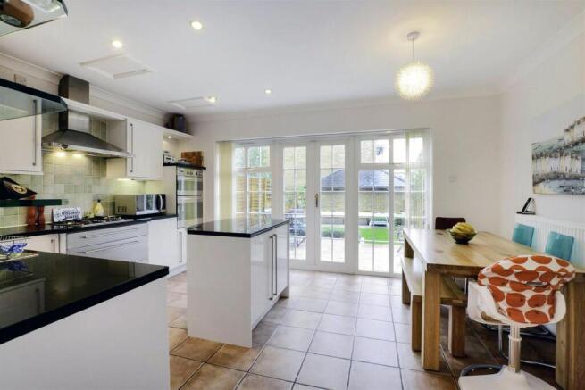 82 Chadwick Kitchen.jpg