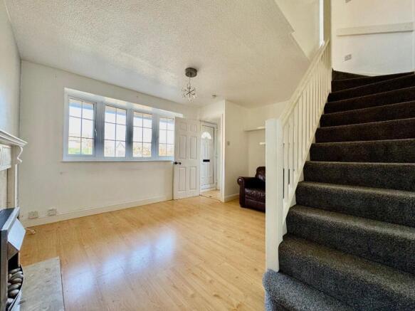 Cheslyn Close, Luton, LU2 photo 3