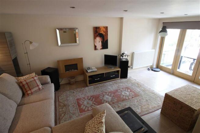 GROUND FLOOR SITTING
