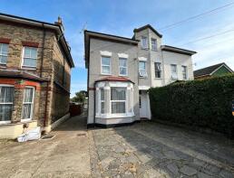40c, Athelstan Road, Romford RM3 0QH