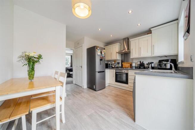 15 Wray Drive, Pontesbury, Shrewsbury, SY5 0FF photo 4