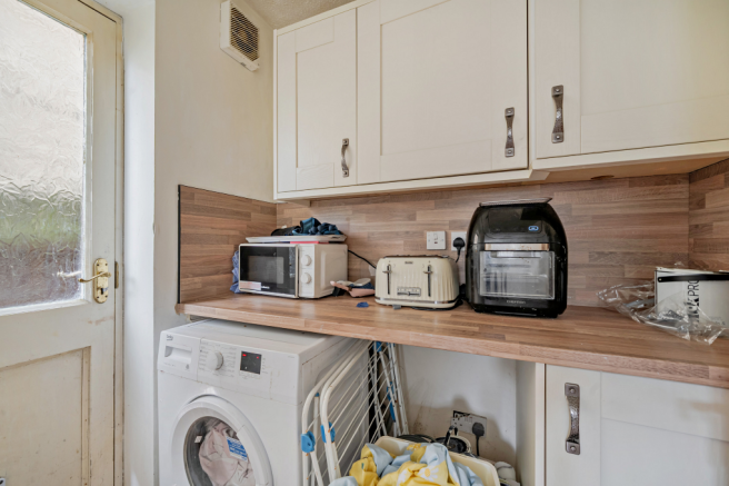 4 bed Detached for sale Image 6