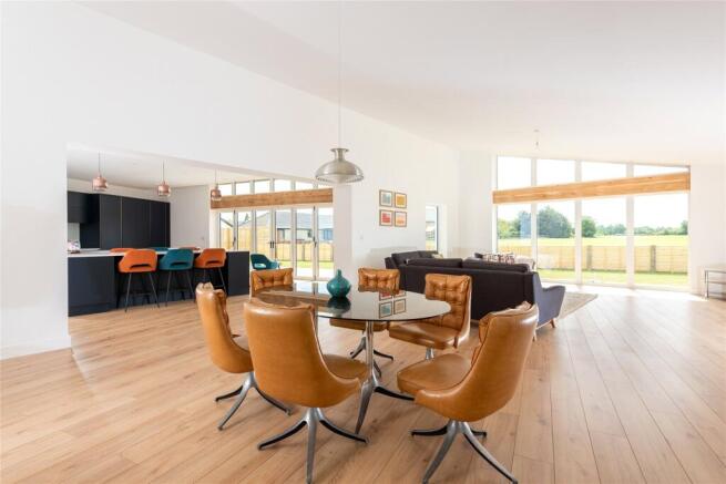 Sitting/Dining Room