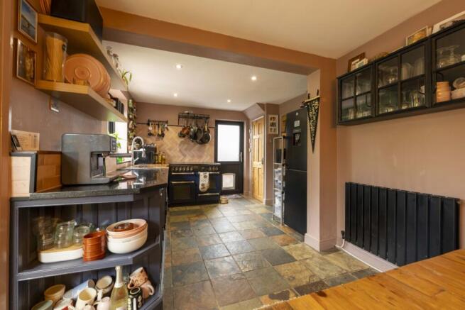 3 bed Semi-Detached for sale Image 9