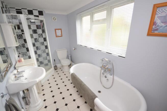 Bathroom.JPG
