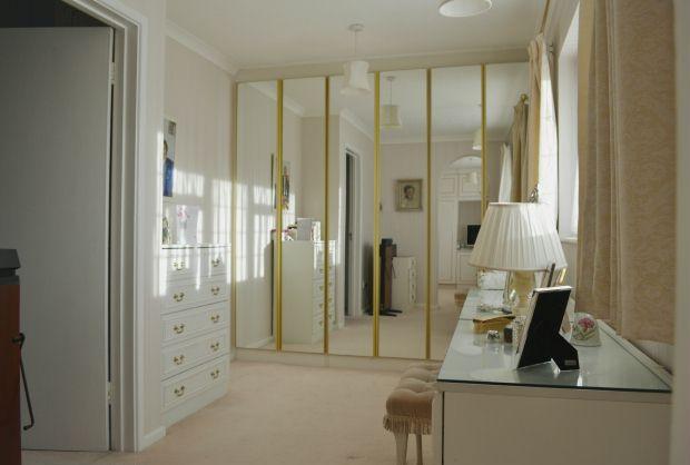WALK-IN WARDROBE / D
