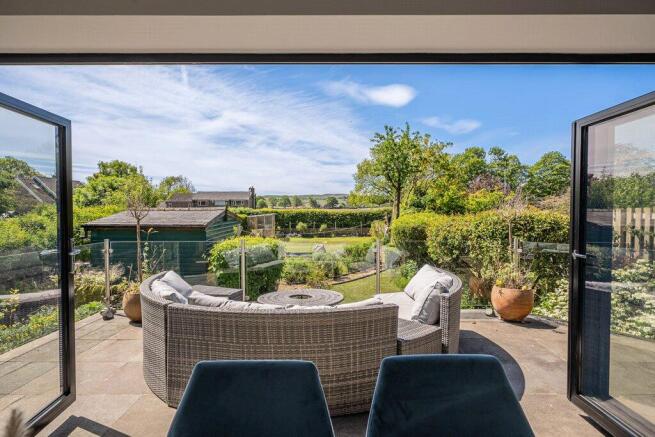 4 bed Semi-Detached for sale Image 10
