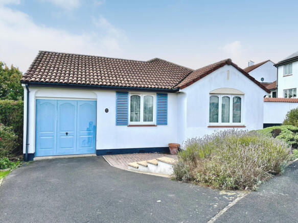 Modern bungalow in need of improvement