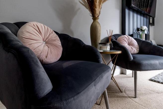 8. Lounge/Diner