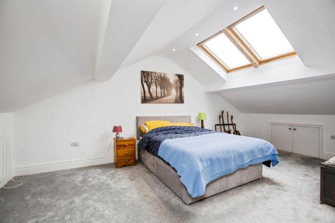 3 bed Terraced for sale Image 8