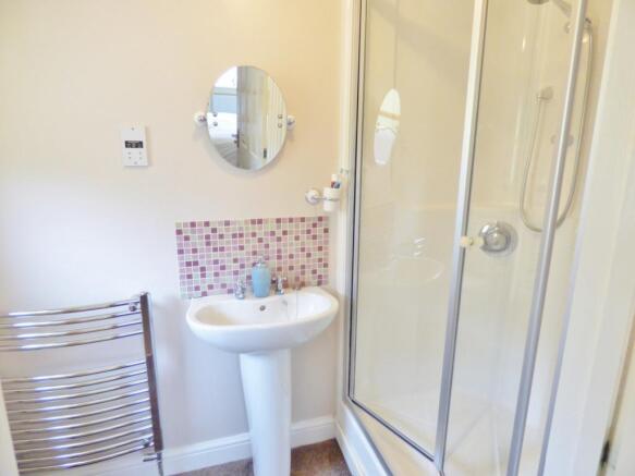 en-suite shower room