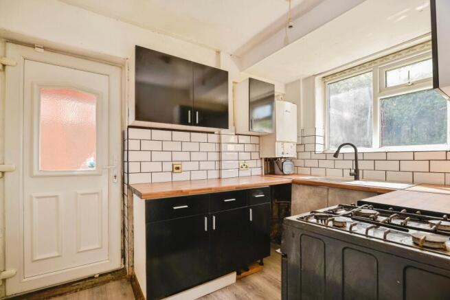 3 bed Semi-Detached for sale Image 7