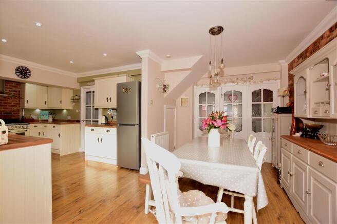 Kitchen/Dining Area