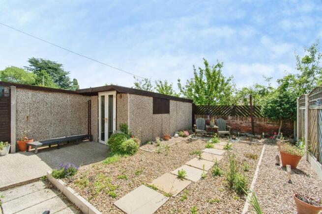 3 bed Semi-Detached for sale Image 4