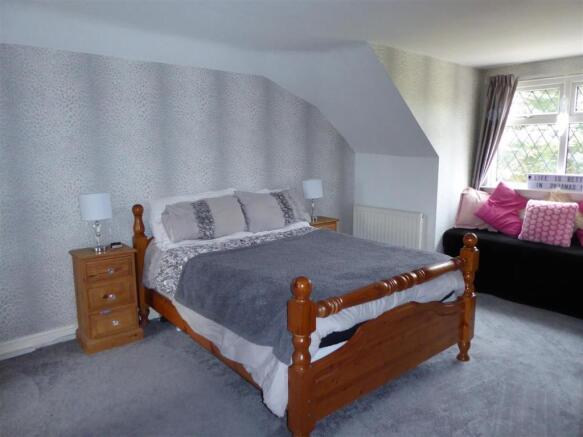 BEDROOM 2
