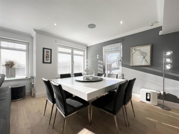 Kitchen/ Dining/ Lounge