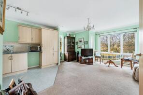 Flat 11, Greenrod Place, Clayponds Lane, Brentford TW8 0BN