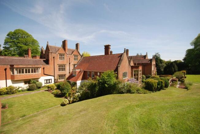 Balfour Manor
