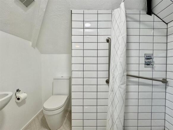 EN SUITE