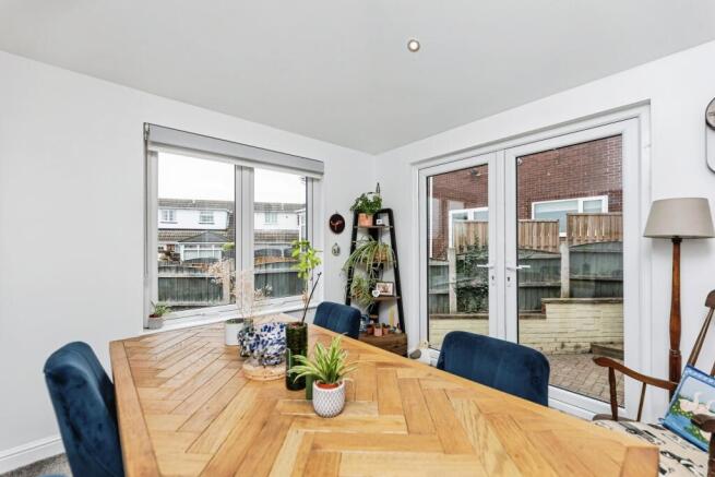 3 bed Semi-Detached for sale Image 7